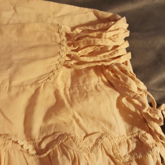 Very Nice Lace Front Minni Skirt - Picture 5 of 8